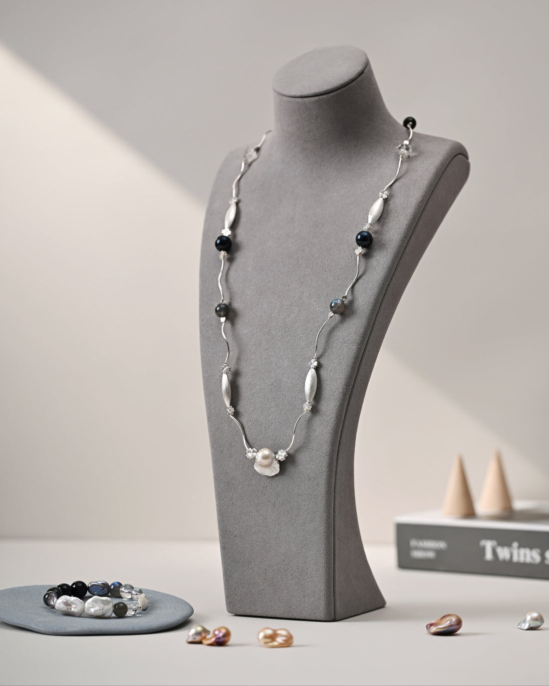 Long Necklace and Bracelet: Ondelle/Moonstone